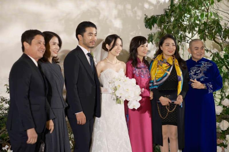 Cảnh đám cưới trang trọng của con gái NSND Xuân Hinh